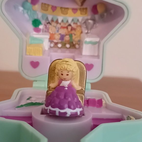 Vintage 90s Blue BIrd Polly Pocket Bathing Beauty Pageant Compact